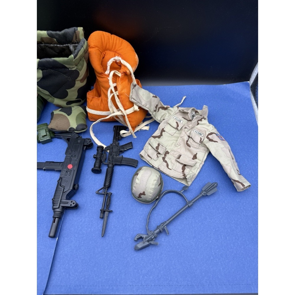Vintage G.I. Joe Weapons & Accessories Lot Mixed Military Gear Parts - Picture 4 of 5